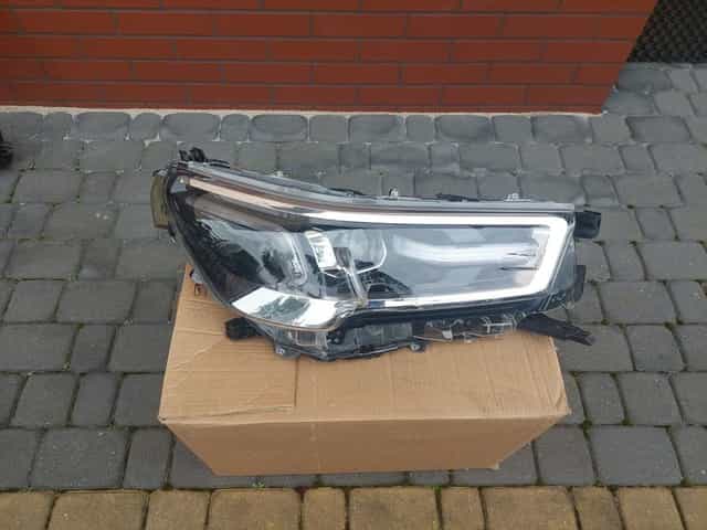 Lampa Przednia Prawa TOYOTA HILUX VIII 8 LIFT 2020- Europa