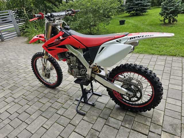 Honda CRF – dopieszczony motocykl crossowy, gotowy do jazdy!

Na sprze