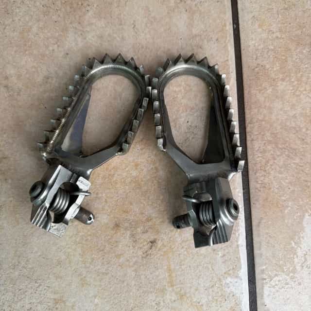 Podnóżki stopki tytanowe ktm sxf exc sx husqvarna  fc tc fe gas gas