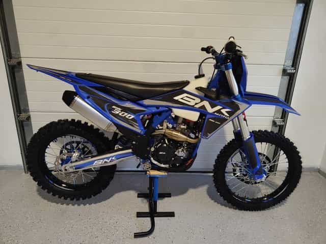 Motocykl enduro BNK Moto K10 300 4t KTM Beta Gas gas