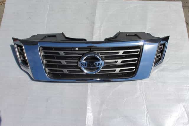 nissan navara np300 grill atrapa 623105jt0a