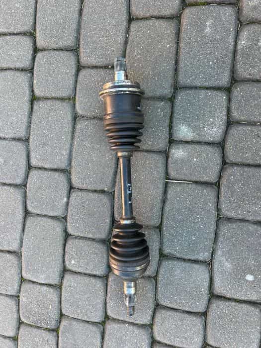 lewy tyl tylna polos os dyfra napedu can am can-am renegade outlander