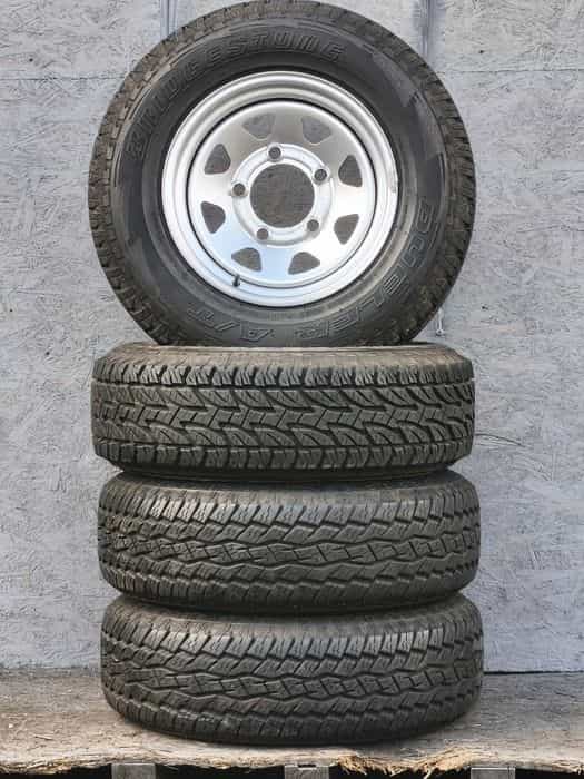 Opony Felgi 16” 5x165.1 ET8 236/70R16  Land Rover Defender Discovery