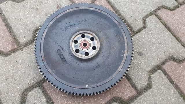 Suzuki Samurai Samuraj - koło zamachowe w bardzo dobrym stanie