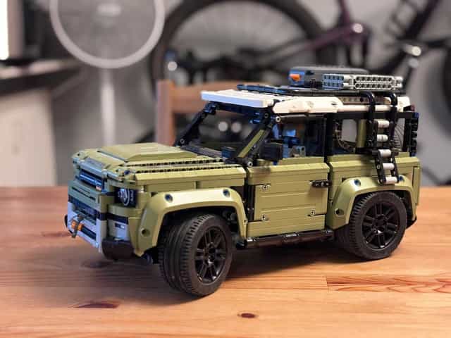 LEGO Technic Land Rover Defender 42110 – komplet + instrukcja