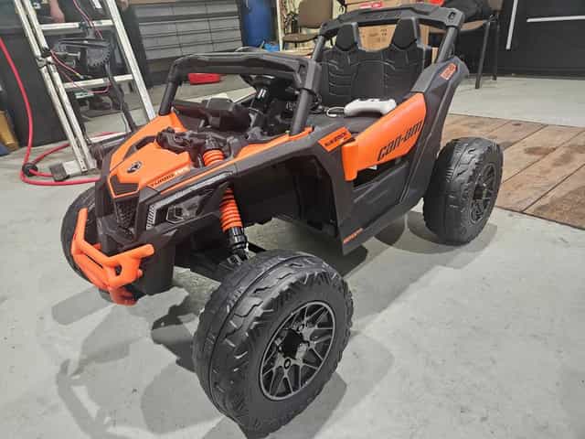 Pojazd dla dziecka can-am maverick