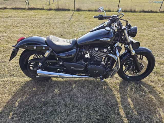 Triumph Thunderbird Storm