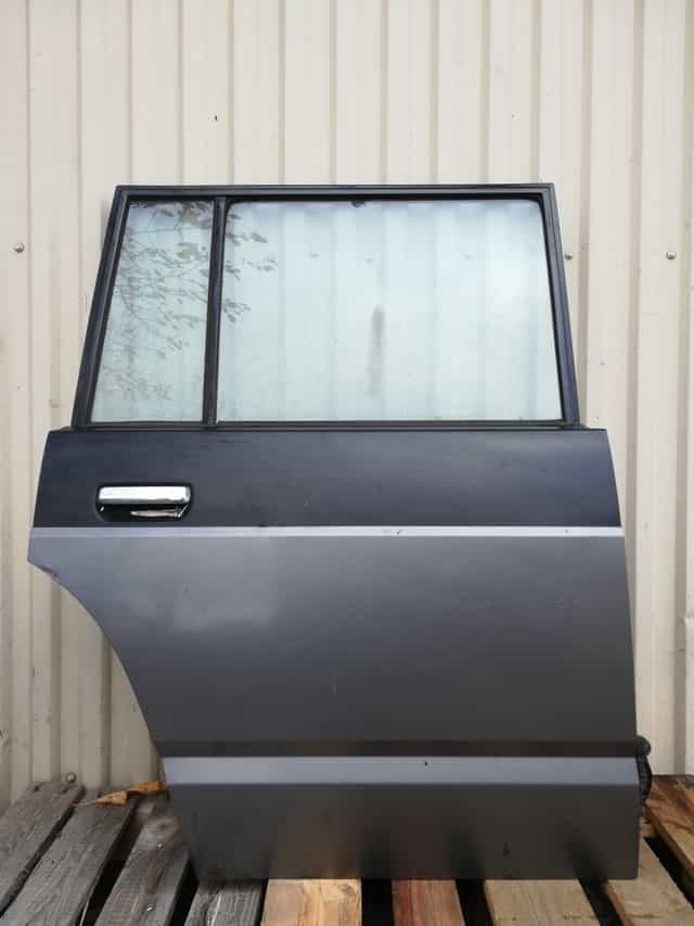 Pravé zadní dveře Nissan Patrol GR Y60