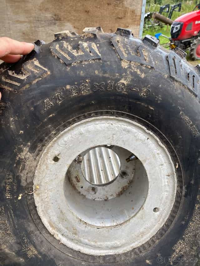 Kola 22-10-8 Suzuki LTR a Ltz