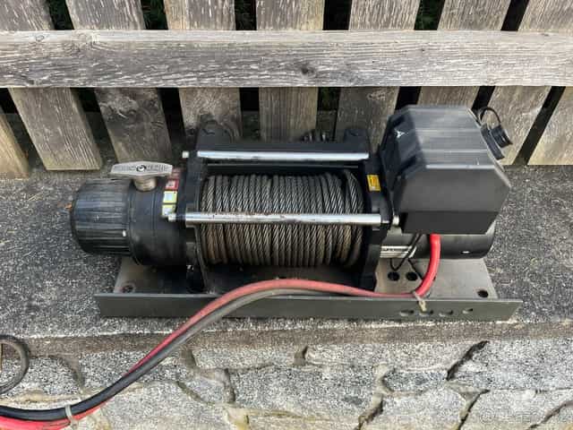 Naviják Superwinch EP9.0 9 000 lbs, ovladač