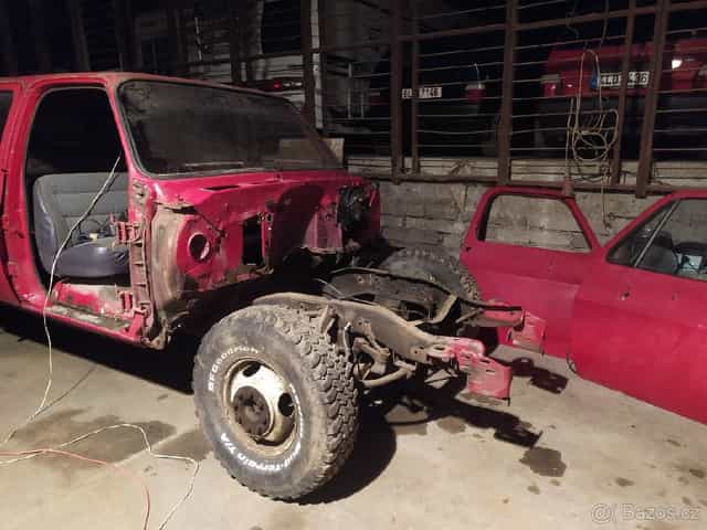 Prodám díly z Chevrolet c30 Dually crewcab