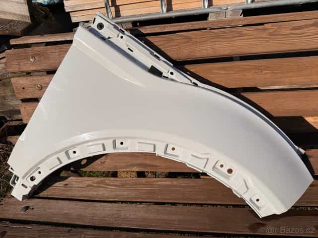 Pravý přední blatník Range Rover Evoque 1