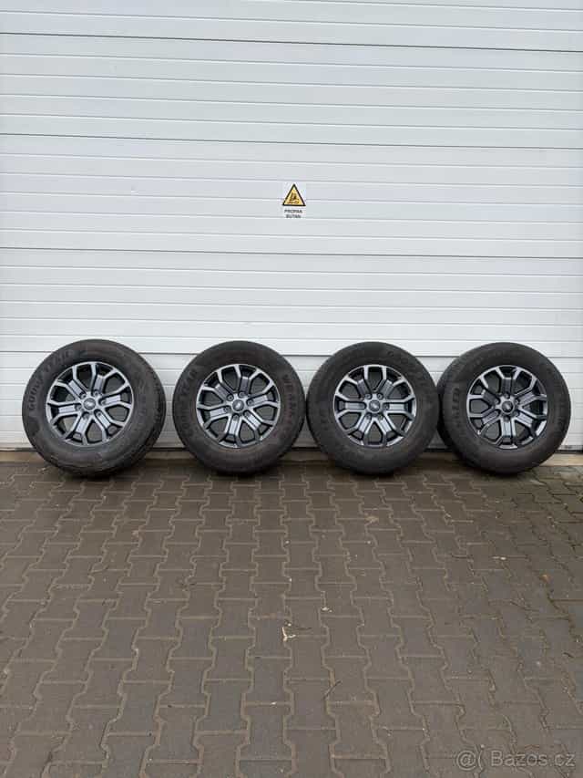 Prodám alu kola na Ford s pneu