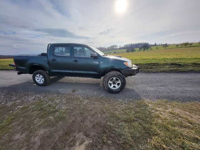 Prodám Toyotu hilux 2.5 d4d 88kw 2008