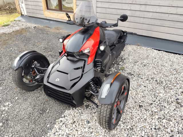 CAN-AM Ryker 900 ACE SPORT - tříkolka