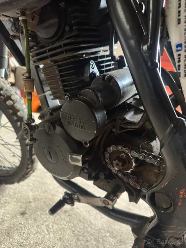 Minirocket hurricane 250 celek nebo N.D