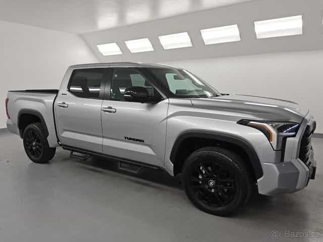 TOYOTA TUNDRA CREWMAX LIMITED  2025