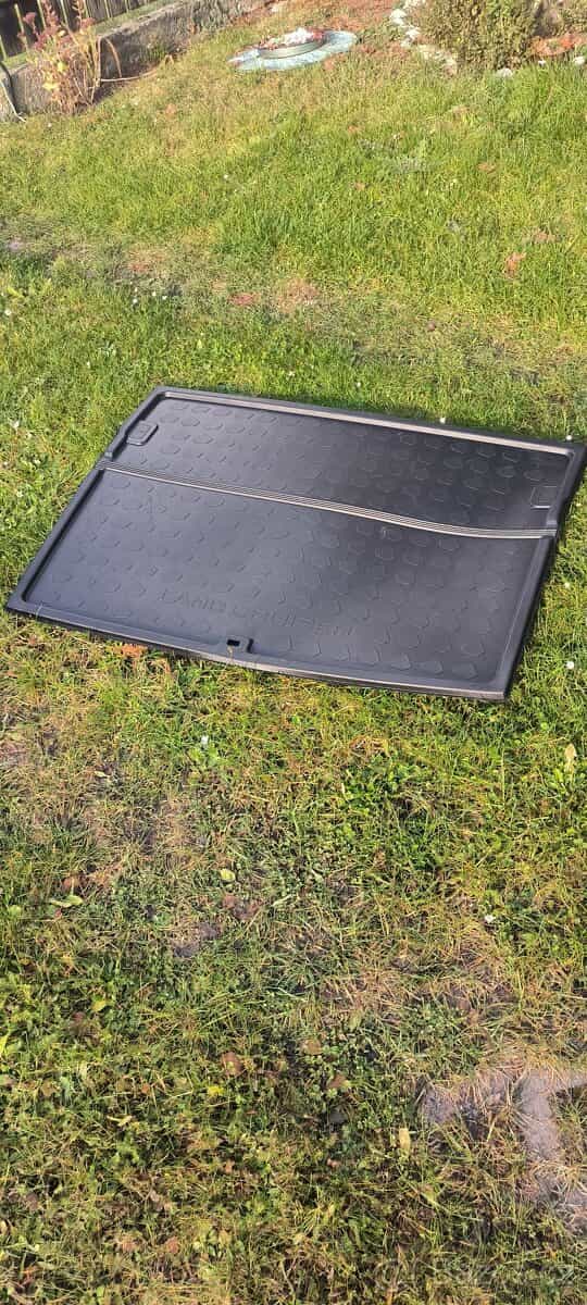 Gumová vana do kufru