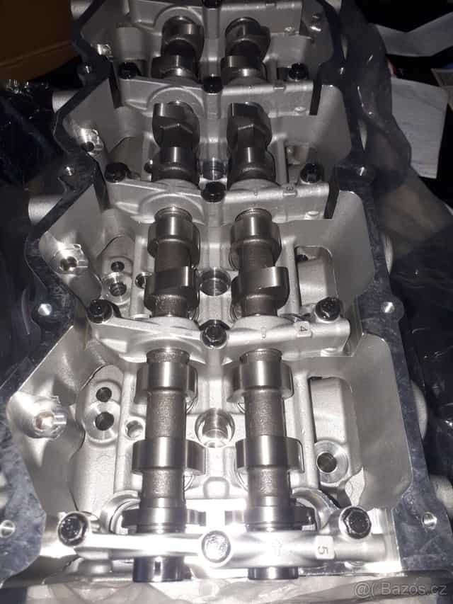 Nissan navara YD25...R51 Kompletni hlava NOVÁ