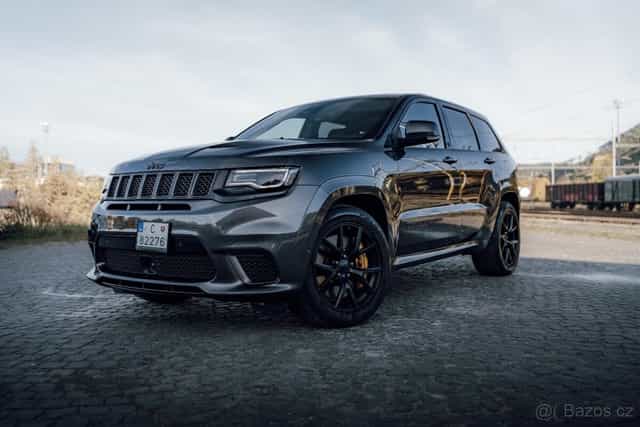 JEEP GRAND CHEROKEE TRACKHAWK 6.2 HEMI V8