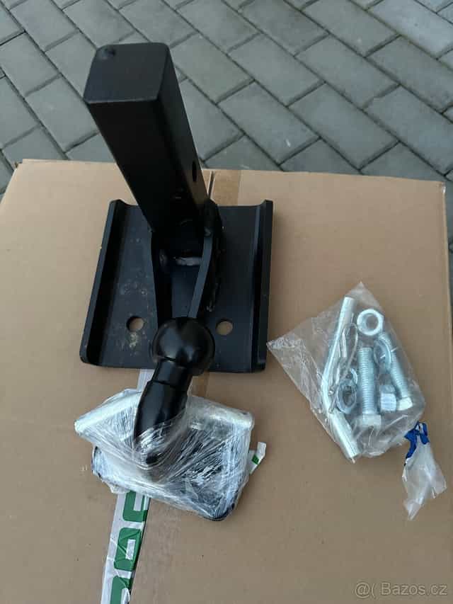 Prodám nový originál Hak - tažné rv. 2023/24 Ford/ amarok