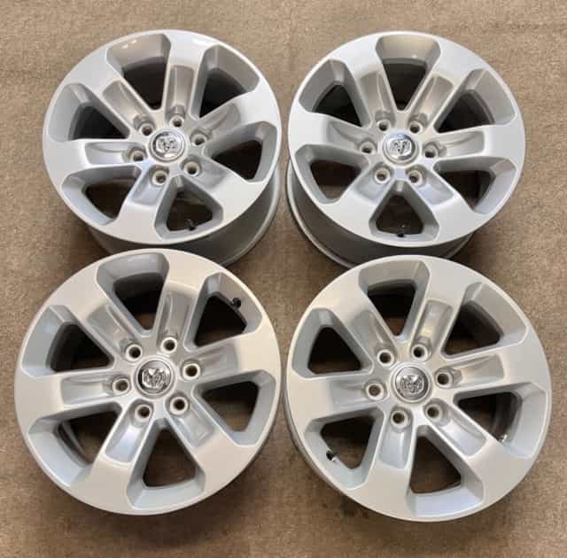 6x139.7 R18 ORIGINÁL Alu Dodge RAM 1500 + senzor - TOP