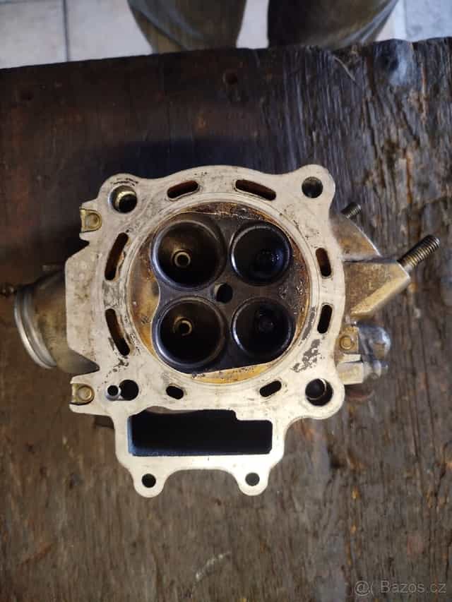 Prodám hlavu a vačku Honda crf 250 r 2004-2009