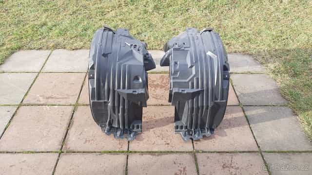 Nissan Navara D40 plastové  podběhy