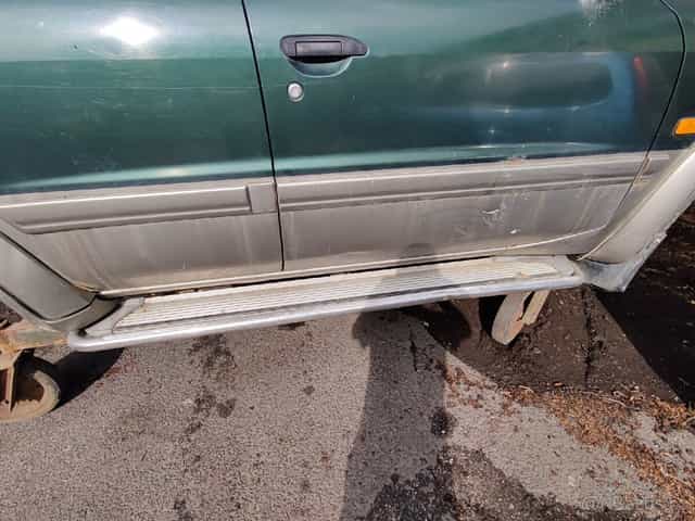 Prodám nášlapy Nissan patrol y61