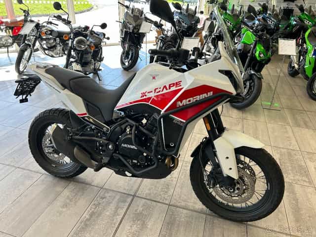 Moto Morini X-Cape 650 2025 - sada kufrů zdarma