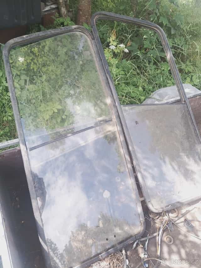 Zadní okna Nissan patrol y60