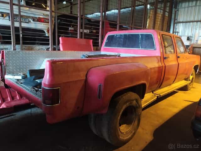 Chevrolet c30 dually korba 8ft - Sleva