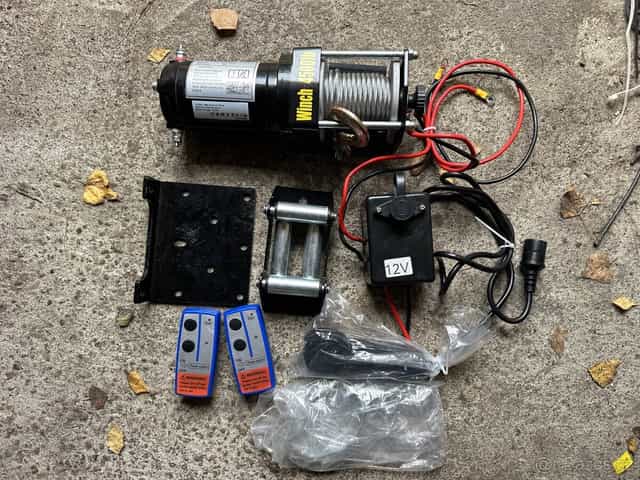 Elektrický lanový naviják 12V, 2041kg + 2 Dálkové ovladače