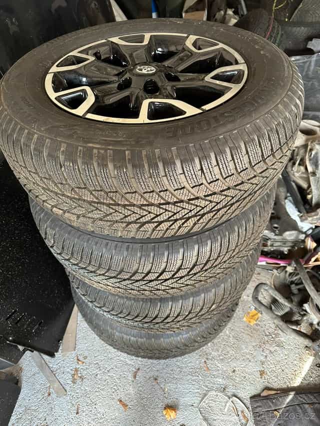 Kompletní sada kol Toyota Hilux 2023