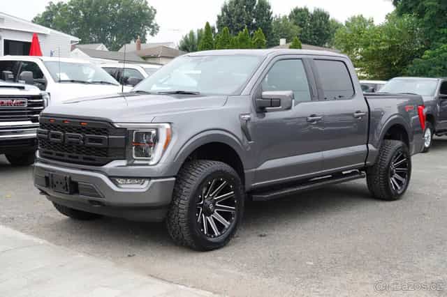 Ford F-150 Lariat (2021)