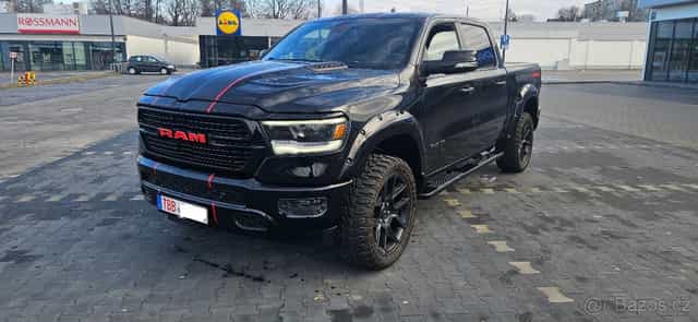 DODGE RAM LARAMIE 5.7 HEMI 4X4 401PS OFF-ROAD