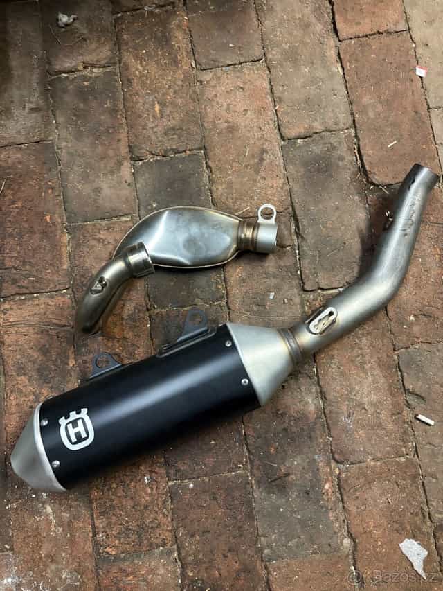 Originální nejetý husqvarna vyfuk r.v. 2023-2026