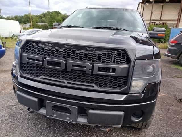 Ford F150. Fx4 V8 5.0