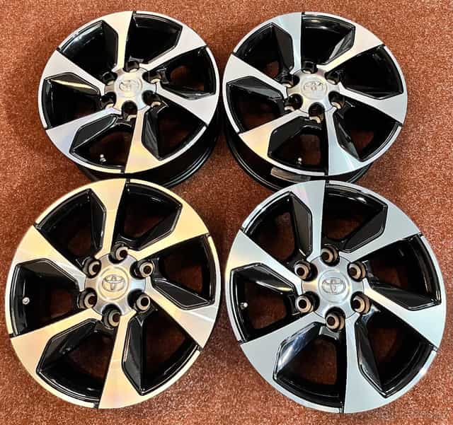 6x139.7 R17 originál Alu Toyota Hilux 2020 + senzor