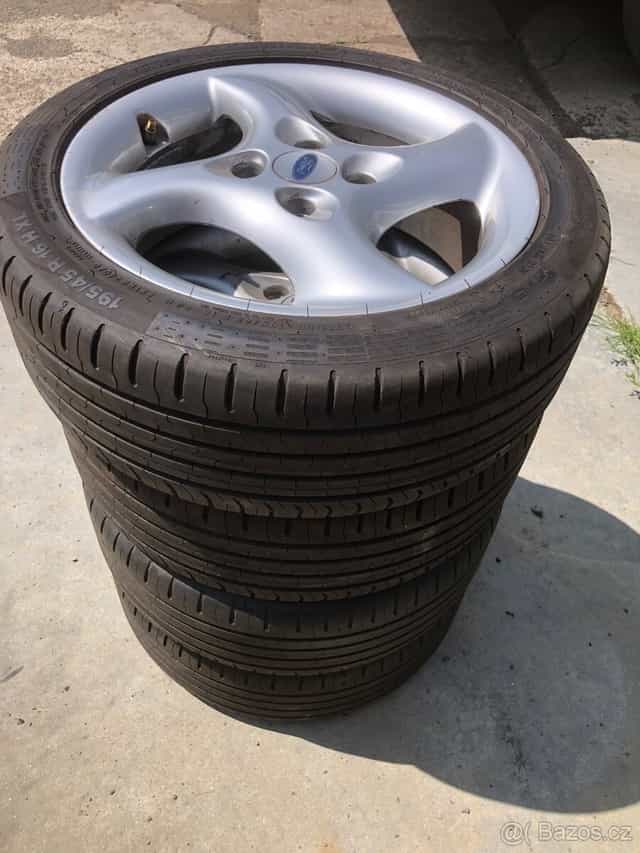 KOLA 4X108 195/45 R16 KRÁSNÉ ORIGINAL  FORD