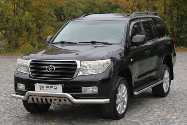 Toyota Land Cruiser 200 4.5 D4-D Luxury / 210 kW / Tažné