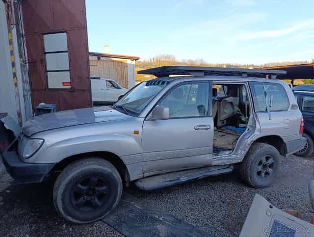 Toyota land cruiser 100
