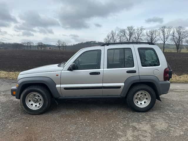 Jeep Cherokee KJ 3,7 Automat 12/2006 pěkný stav