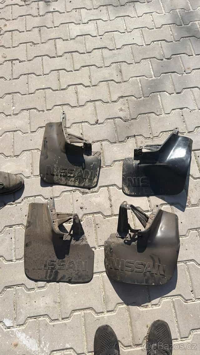 Zástěrky Nissan Patrol Y60 ORIGINÁL