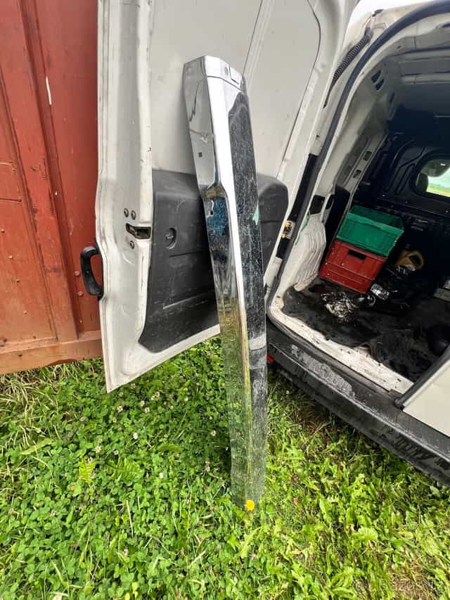 Nárazník nissan patrol Y60