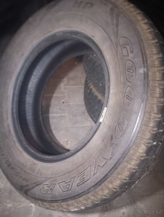 Good Year Wrangler HP 235/70 R16 106h