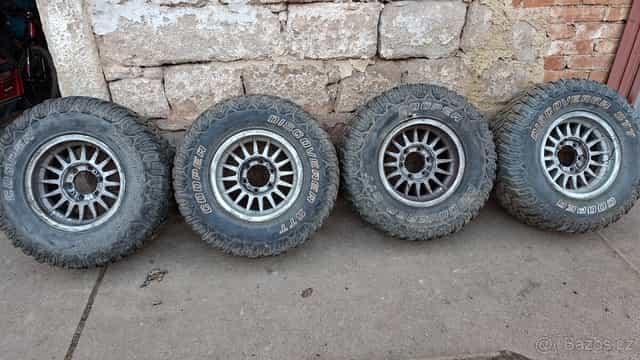 Pneu s disky 31x10.5 R15