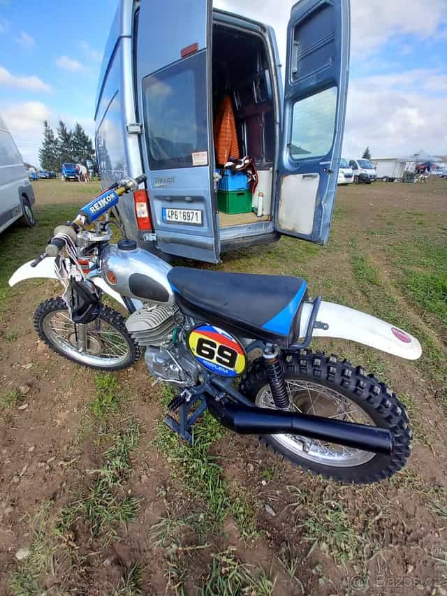 Cz 380-981 motocros clasic