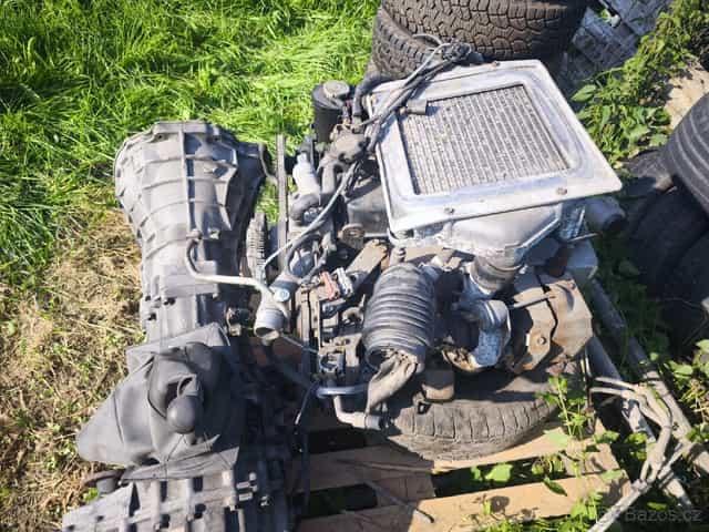 Motor nissan D22, 76kw, převodovka, rozvodovka, atd.