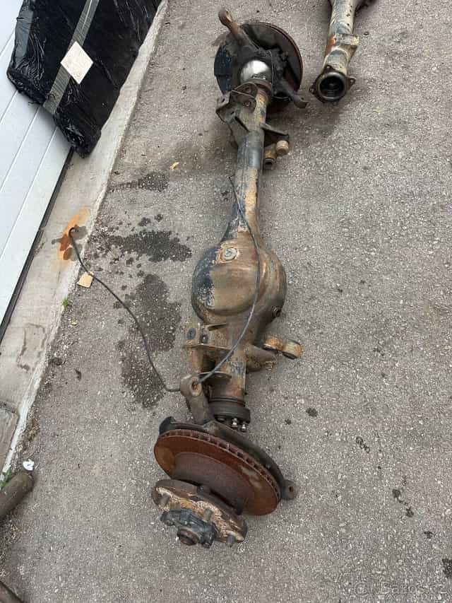 Predna naprava Land Rover Defender